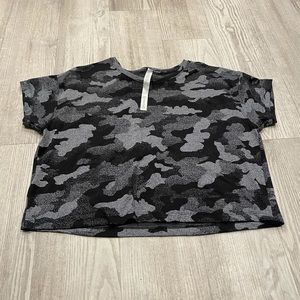 Lululemon lightly cropped tee
